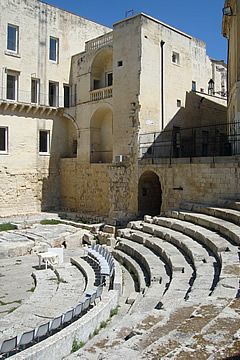 lecce roman theatre