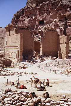urn tomb